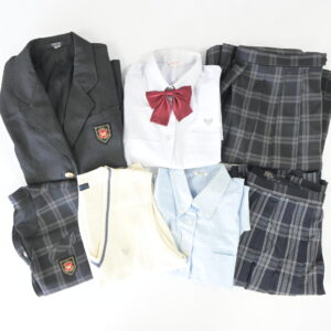 鹿児島県樟南高校の制服を買取いたしました アイキャッチ画像