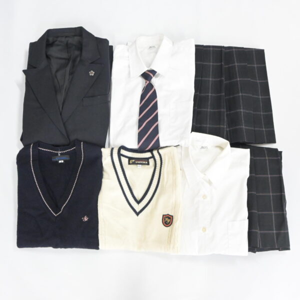 神奈川県日本大学藤沢高校の制服を買取いたしました