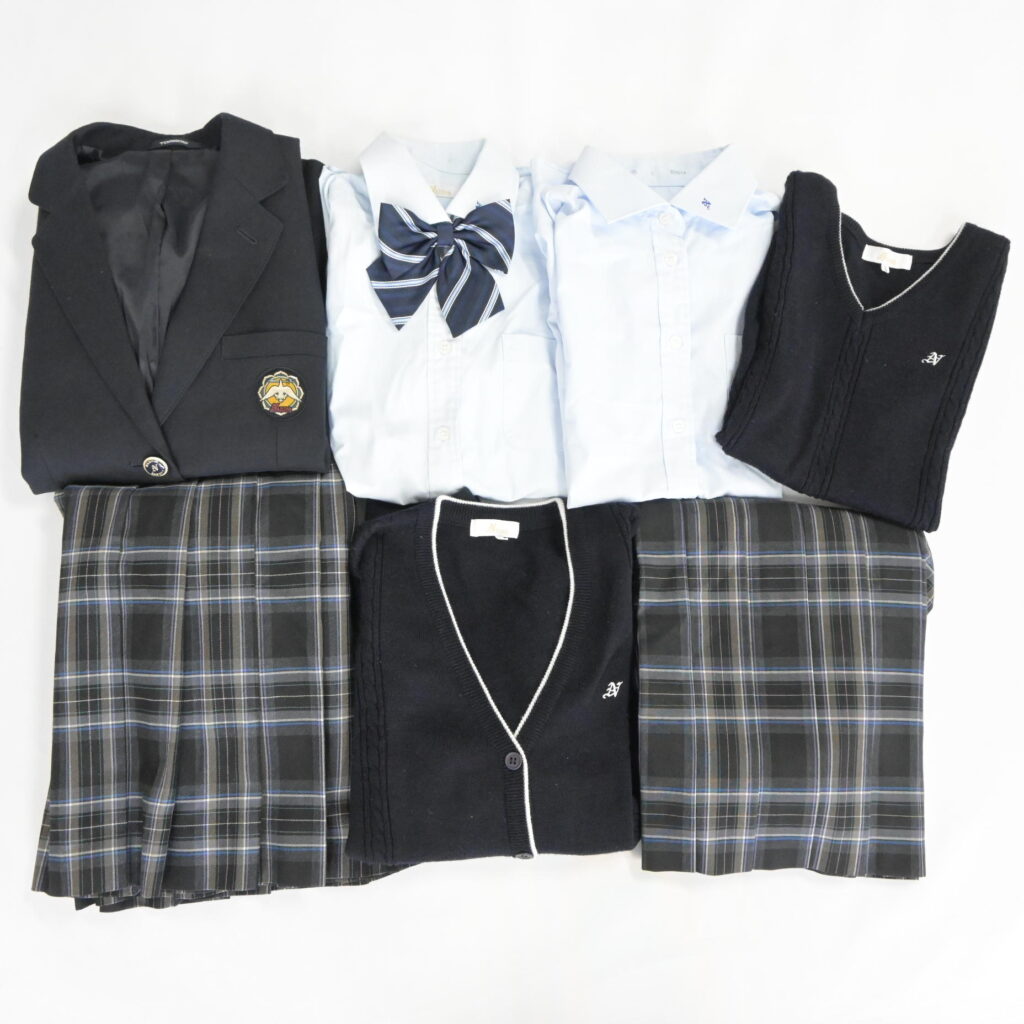 大阪府浪速高校の制服を買取いたしました アイキャッチ画像