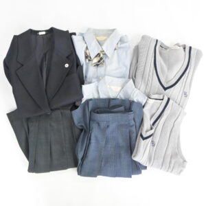 岐阜県鶯谷高校の制服を買取いたしました アイキャッチ画像