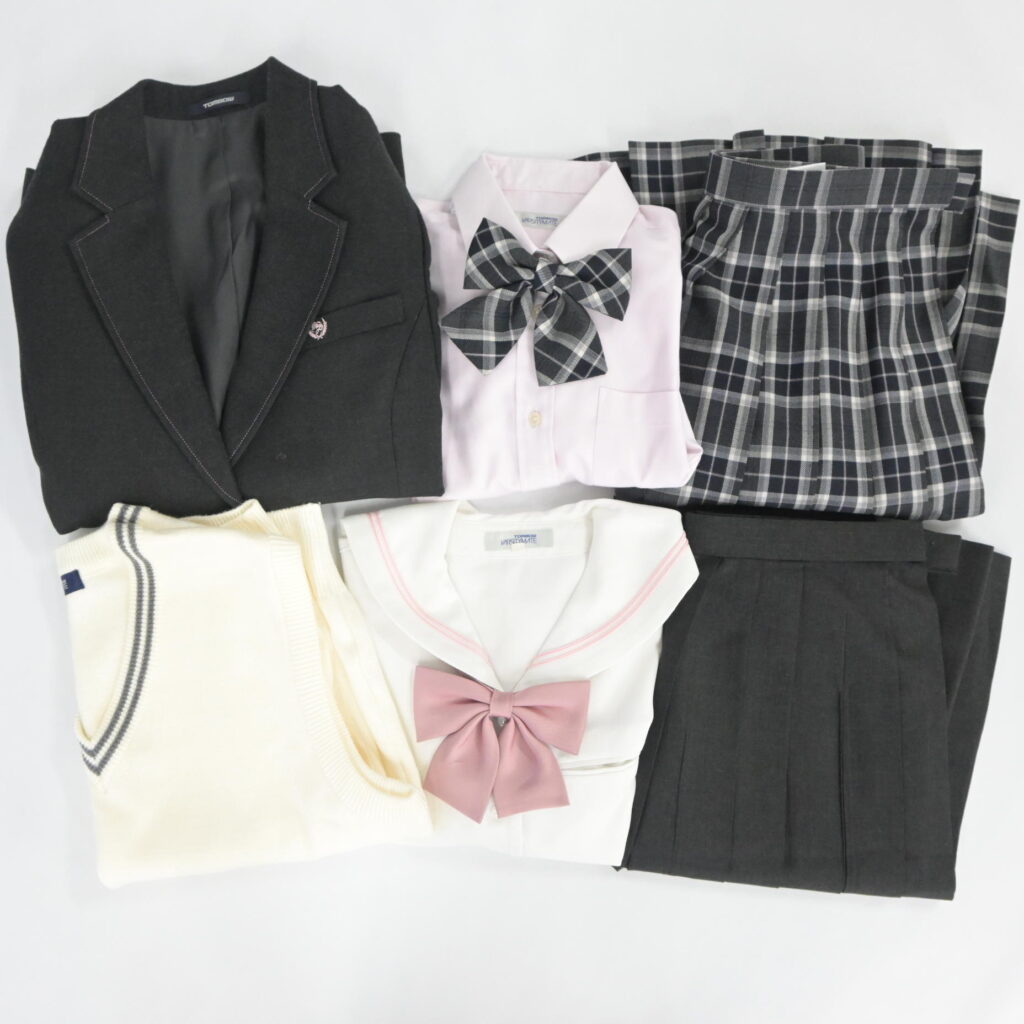 兵庫県兵庫大学附属須磨ノ浦高校の制服を買取いたしました アイキャッチ画像