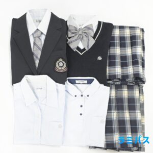 修文学院高校の制服を買取いたしました アイキャッチ画像